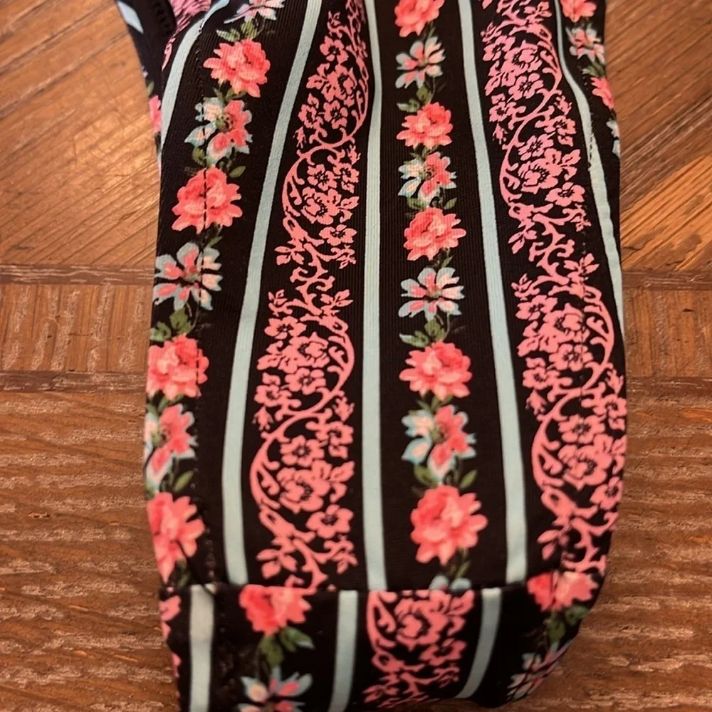 Frankies Bikinis chic bikini
